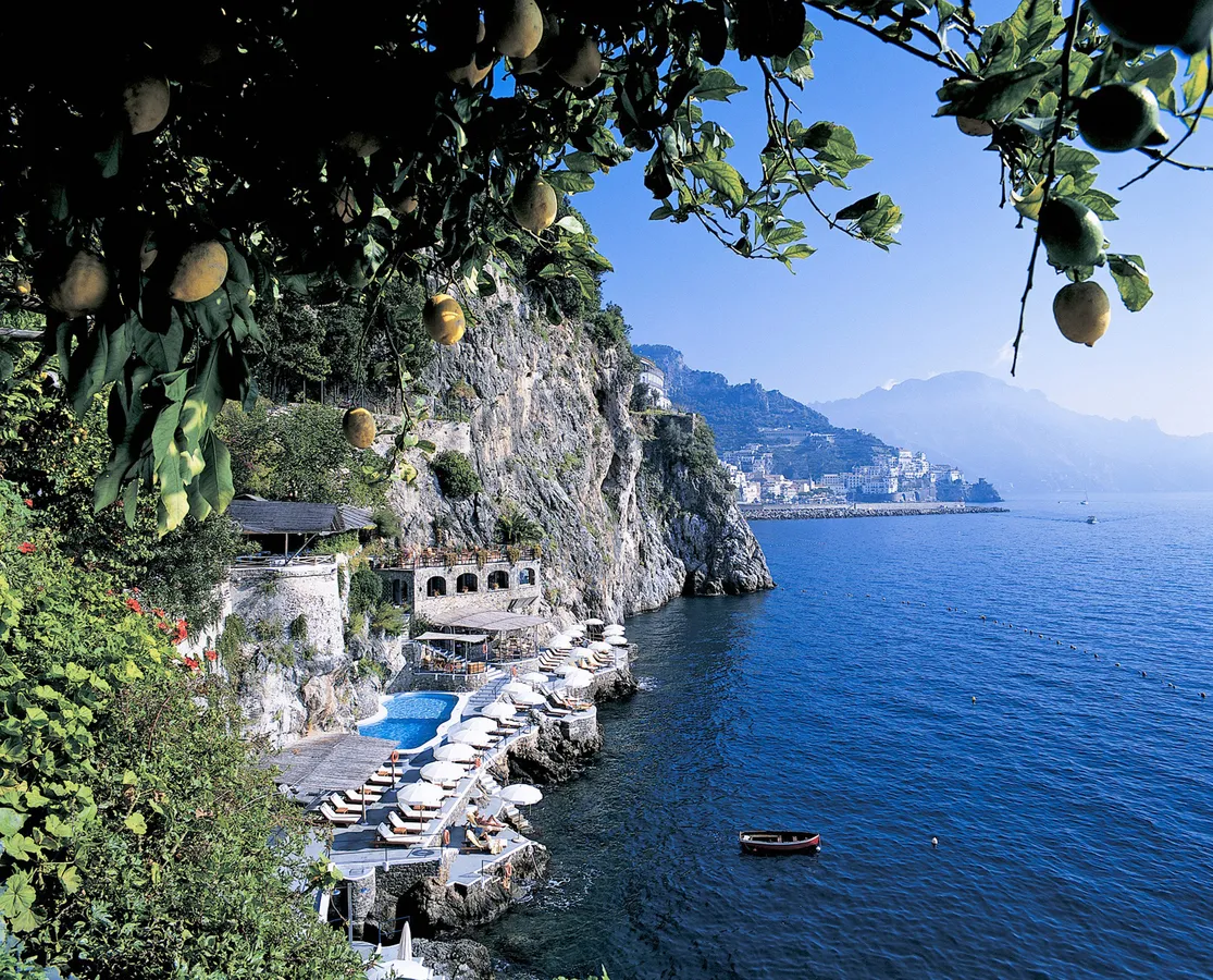 /img/1994-amalfi-coast-beach.webp
