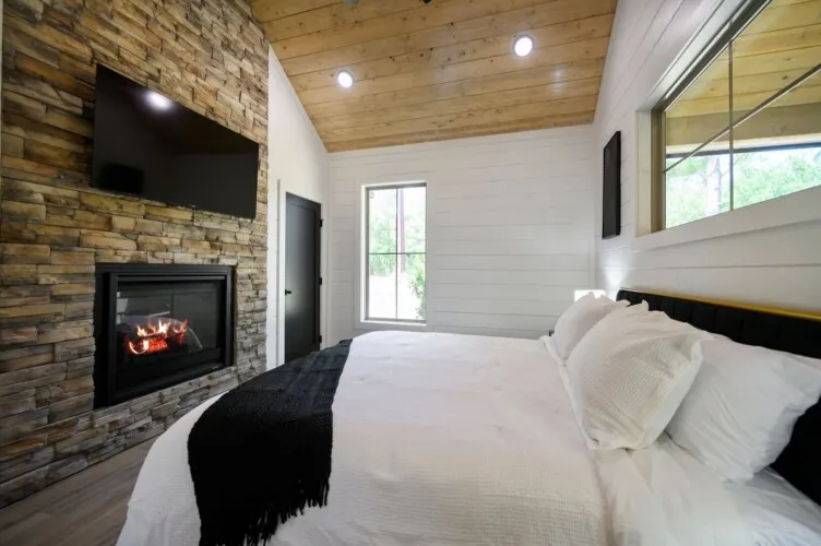 2028 broken bow cabin fireplace