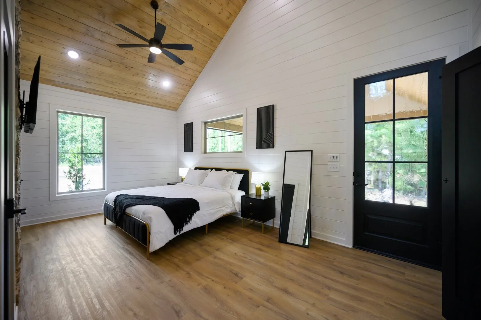 2028 broken bow cabin hot tub