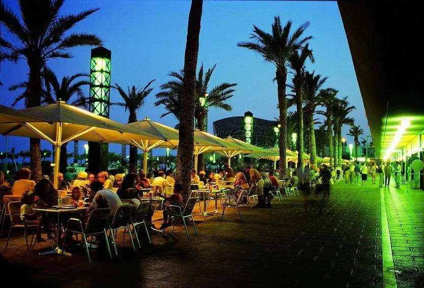 2056 malvarrosa beach valencia