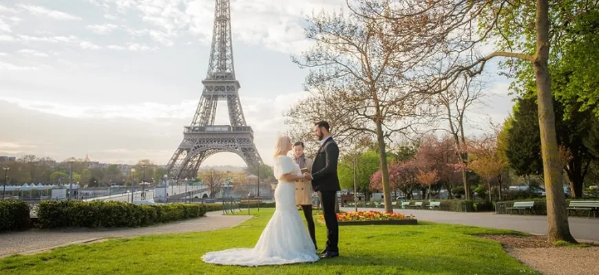 2058 europe honeymoon dining