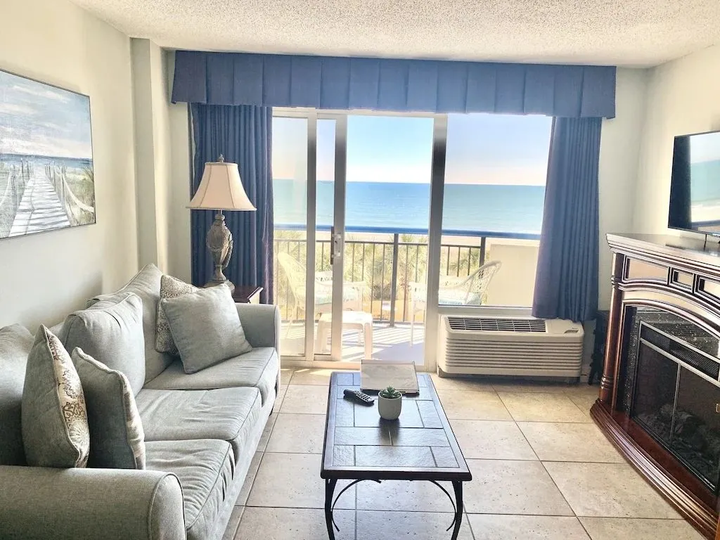 2109 honeymoon suite ohio cityscape