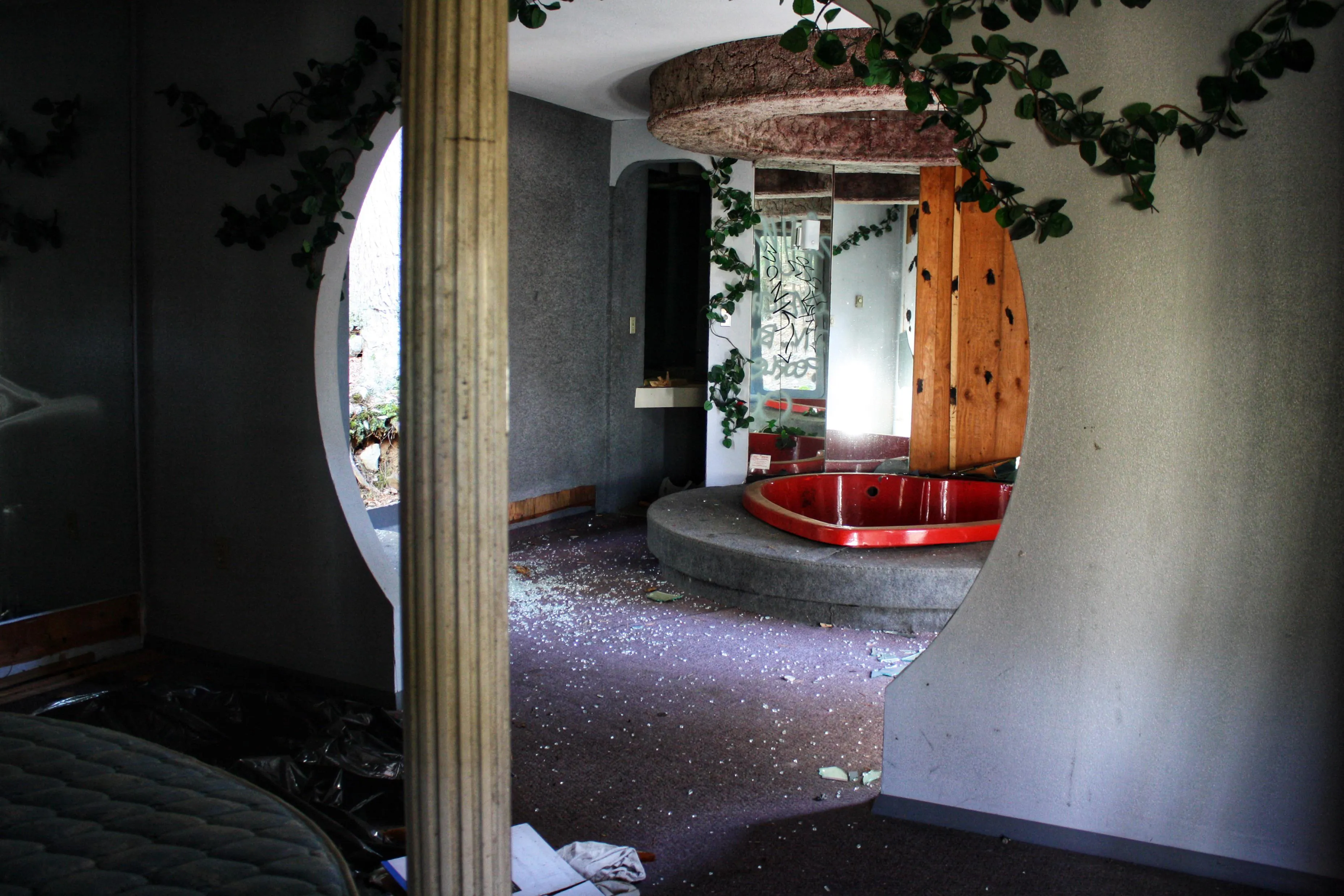 2188 abandoned resort pool