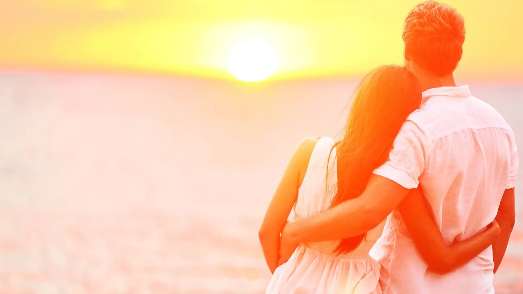 2202 egypt honeymoon couple pyramids