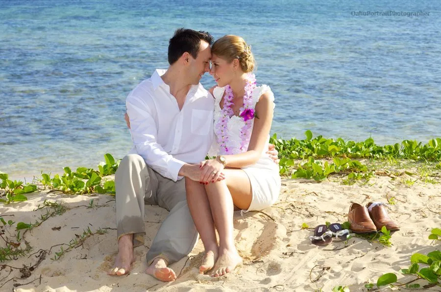 2290 hawaii honeymoon couple
