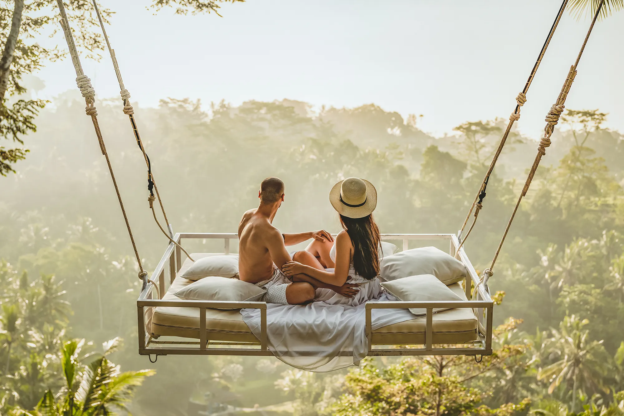 2318 eiffel tower couple